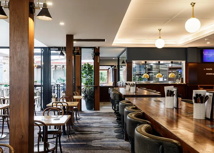 The Lakes Hotel, Rosebery