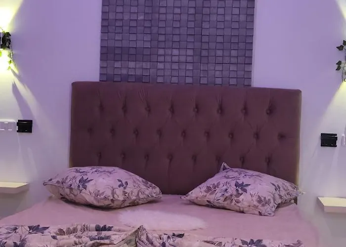 Dar Lebharr Studio