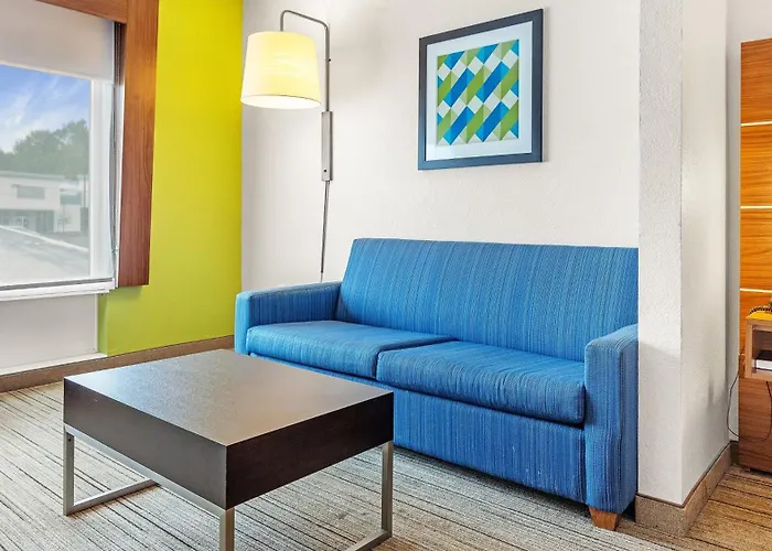 Holiday Inn Express & Suites Mobile - University Area By Ihg