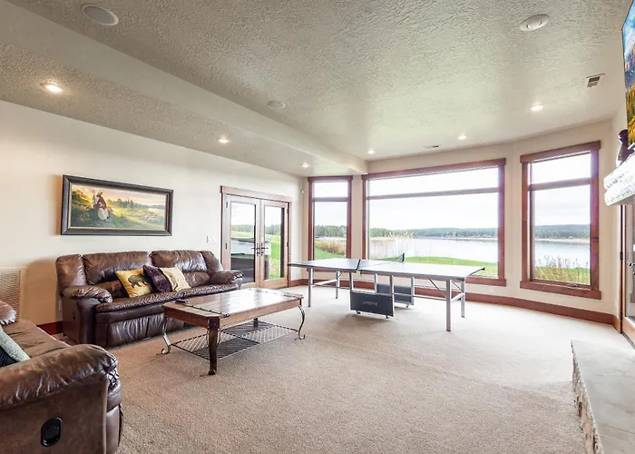 Luxurious Sandy Beach Lodge Waterfront Escape On Island Park Reservoir Perfect For Large Groups