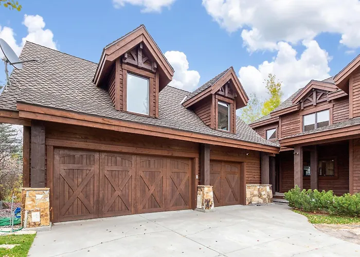 Luxurious Sandy Beach Lodge Waterfront Escape On Island Park Reservoir Perfect For Large Groups