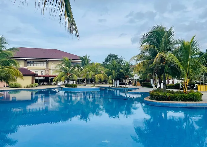 Aquamira Hotel & Resort