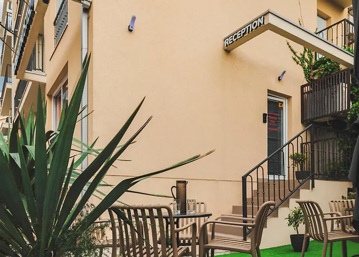 U-Night Hostel Budva