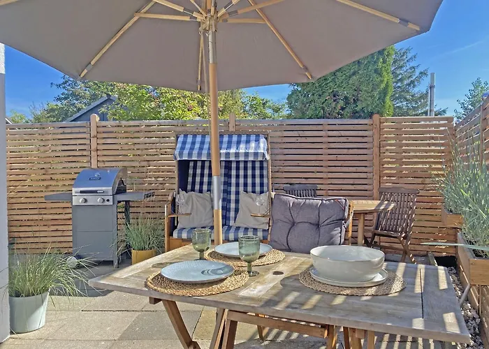 FeWo Backboard mit eingez Garten direkt am Hundestrand