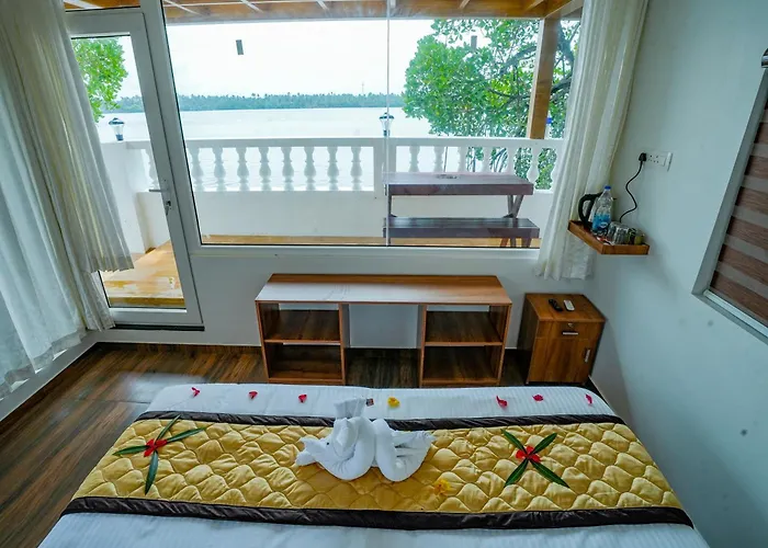Lake view Resort cherai