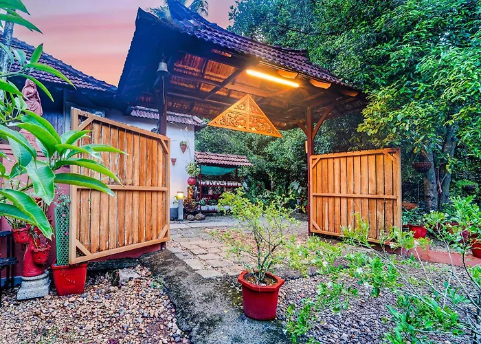 Alaya Stays Palm Dale Heritage Backwater Retreat With Garden & Restaurant