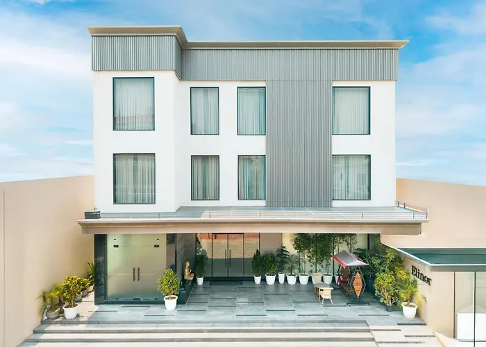 Hotel Elinor By Dazzling