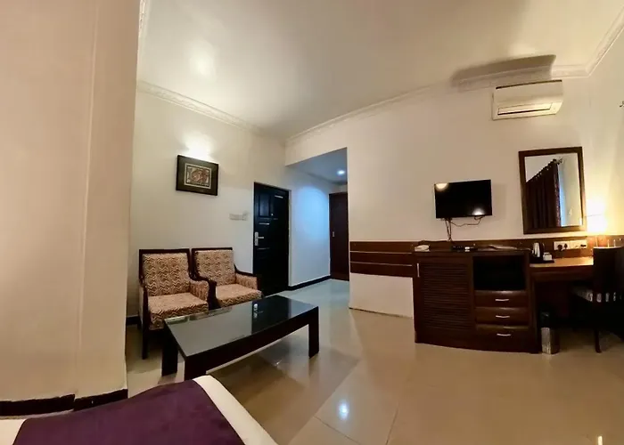Silver Sands Hideaway Resort, Candolim