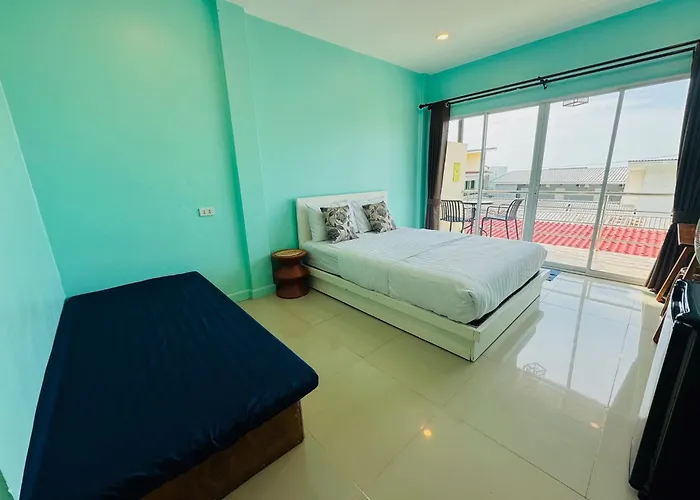 Baan Ta Long Beach Koh Larn
