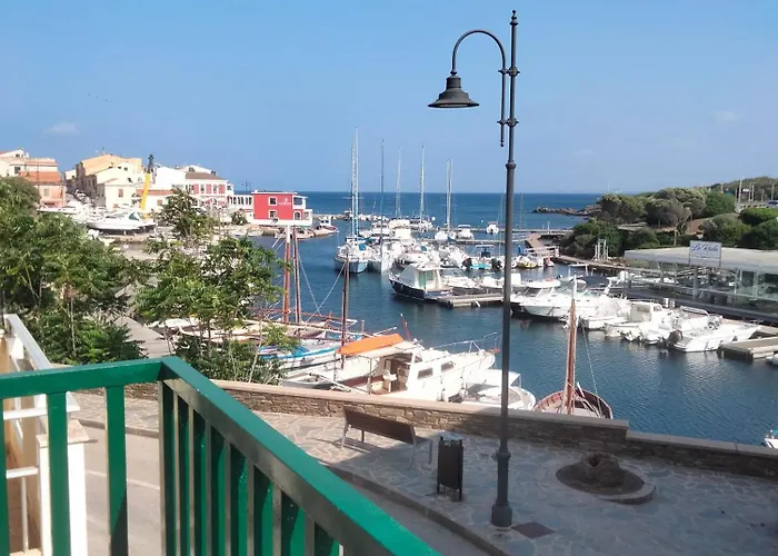 casetta sul porticciolo