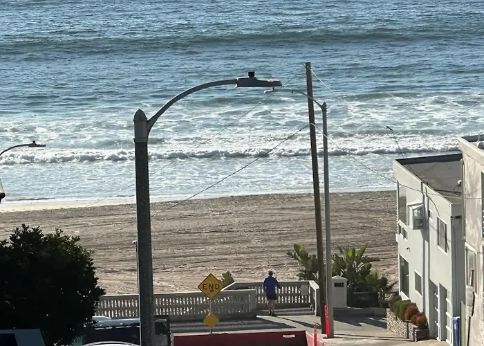 Manhattan Beach Modern Panoramic Sea View