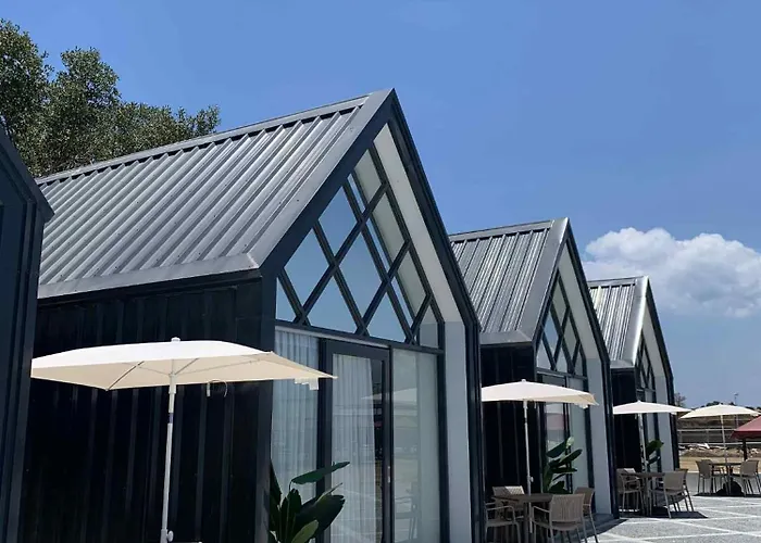 Yanis Resort