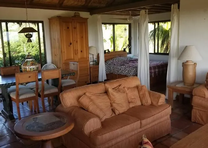 Casa Pajaros - Private 2-Story Home