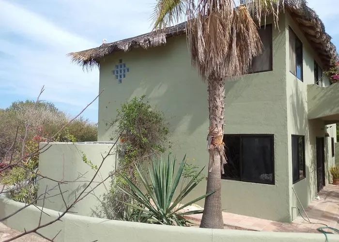 Casa Pajaros - Private 2-Story Home