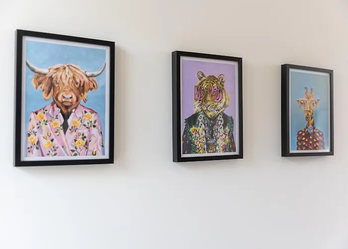 11 Catalani Rooms