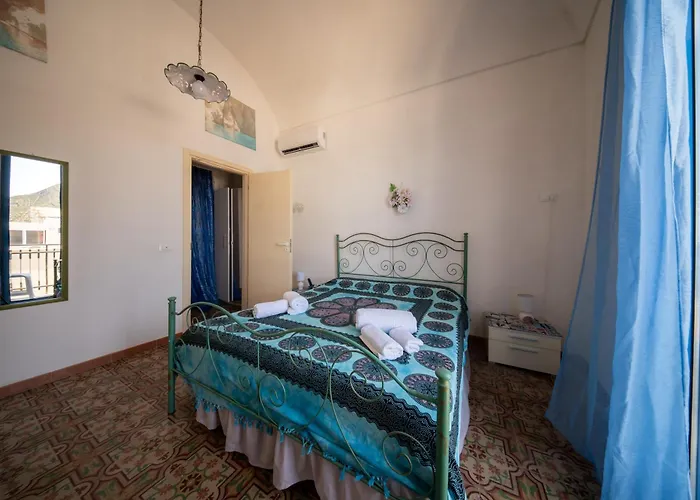 The Twins Rooms In Marettimo 1