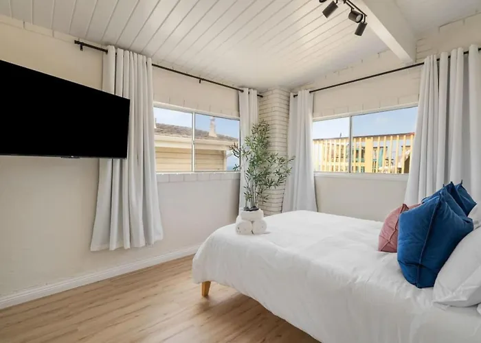Gorgeous Beachside Bliss Ocean View Walk2Strand