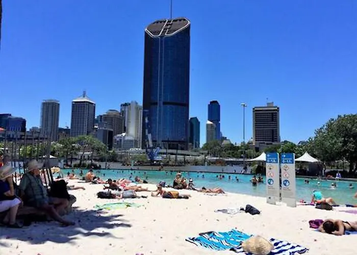 Wild Luxe Beach Front Escape- 1 Min Walk Southbank