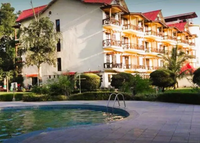 Hotel Dream Land With Swimming Pool Facility In Lataguri