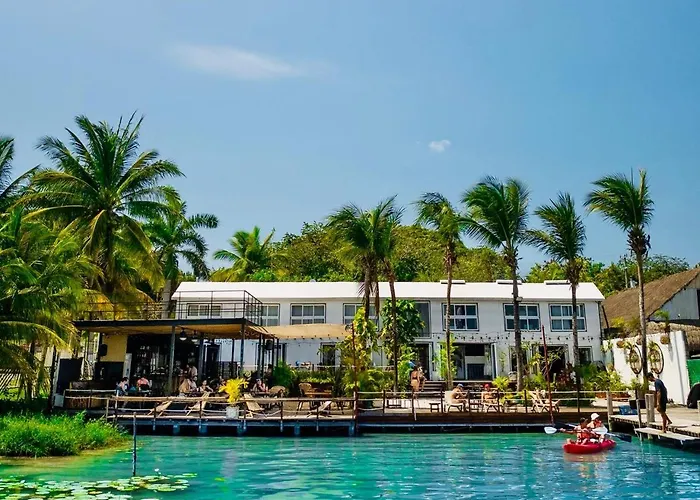 The Yak Lake House Hostal Bacalar Front Lagoon - Adults Only