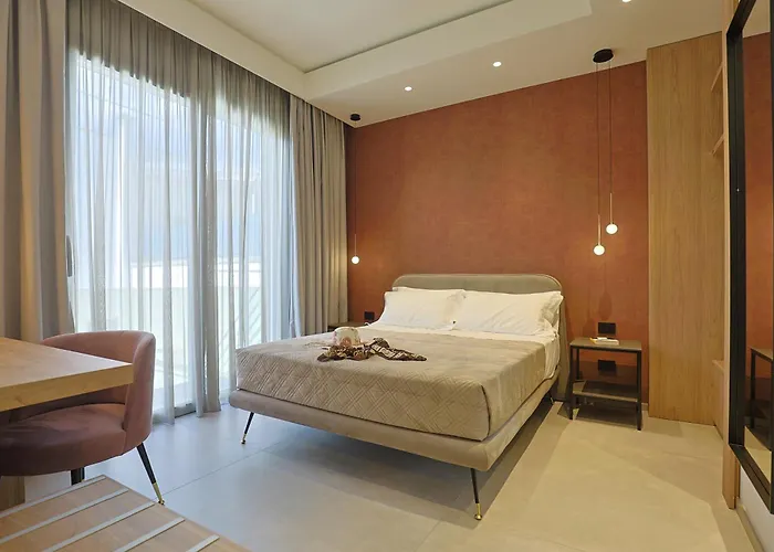 11 Catalani Rooms