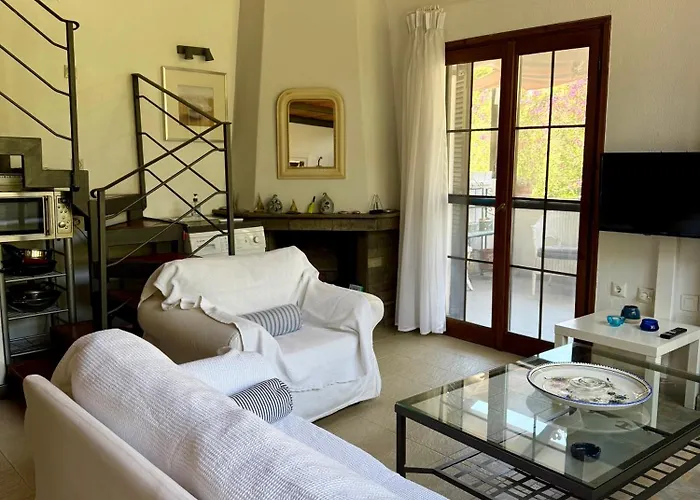 Sani Beach House 5 Minute Walk To The Beach