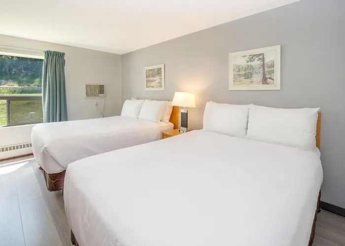 Coast Hinton Hotel