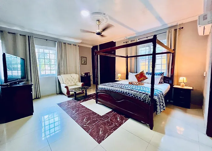 Coconut Pointe Villa & Beach Resort