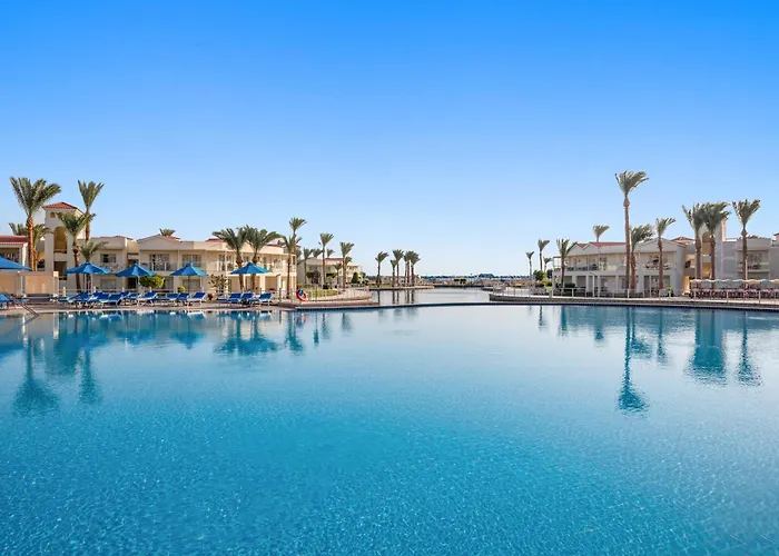 Pickalbatros Dana Beach Resort - Aqua Park