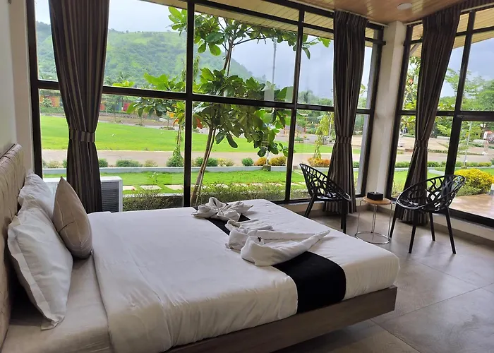 Hillrock Resort & Villas, Neral-Karjat