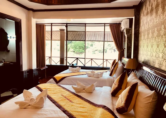 Merry Riverside Hotel