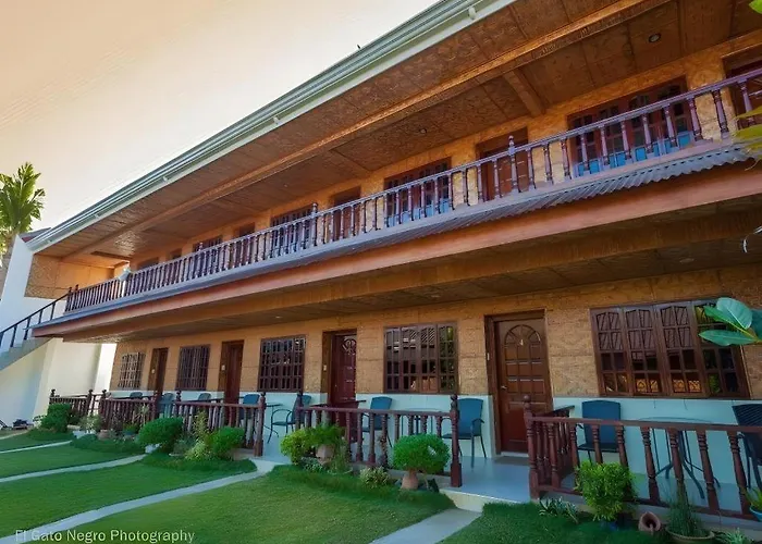 Cou Cou Bar Hotel & Restaurant