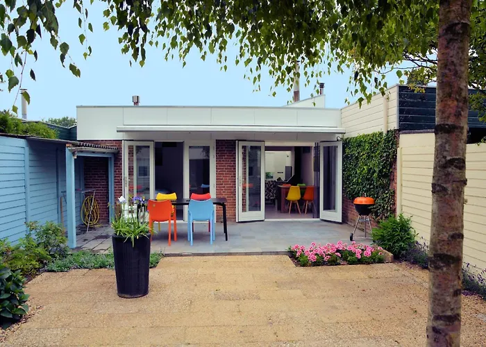 Charming Garden Retreat