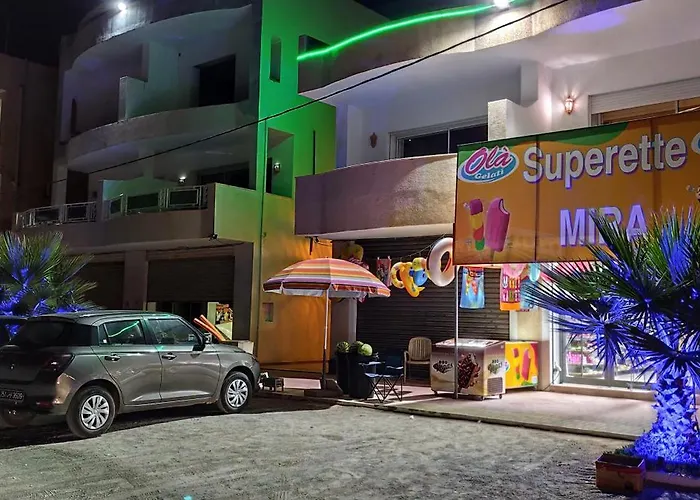 Dar Lebharr Studio