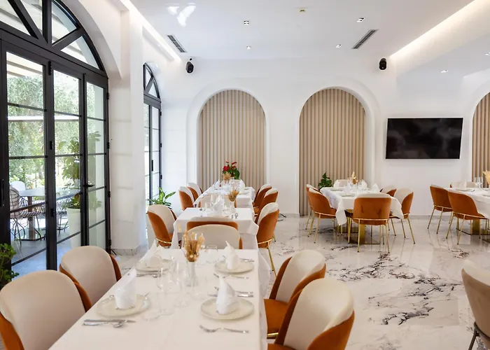 Chimaera Hotel