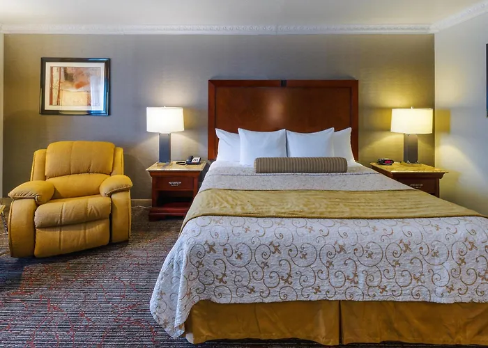 Best Western Plus Newport Mesa Inn