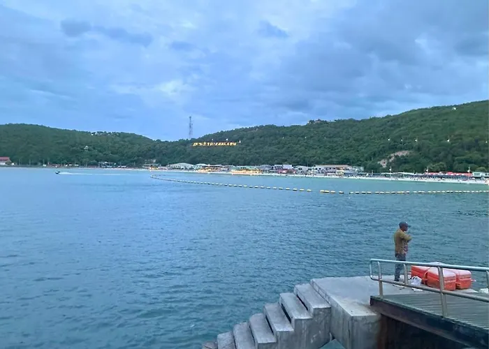 Koh Larn White House