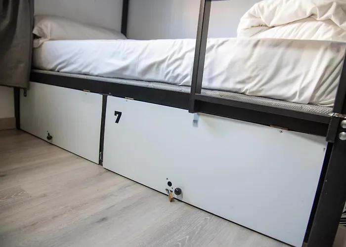 Be Happy Hostel - Albergue en el centro de Nerja
