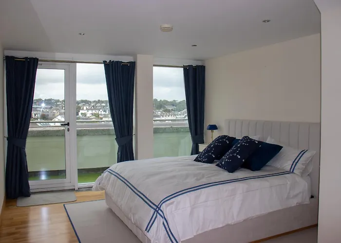 Beach Penthouse 3 Bedroom Luxury