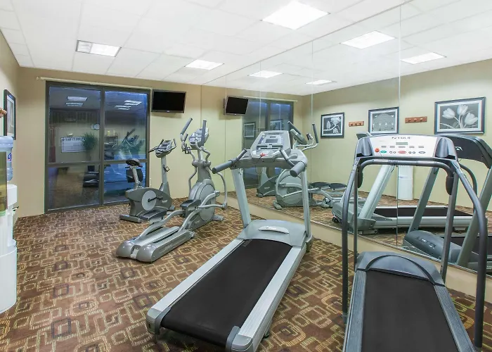 Hawthorn Suites Midwest City