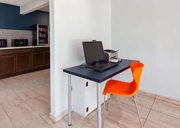 Surestay Hotel By Best Western Olathe