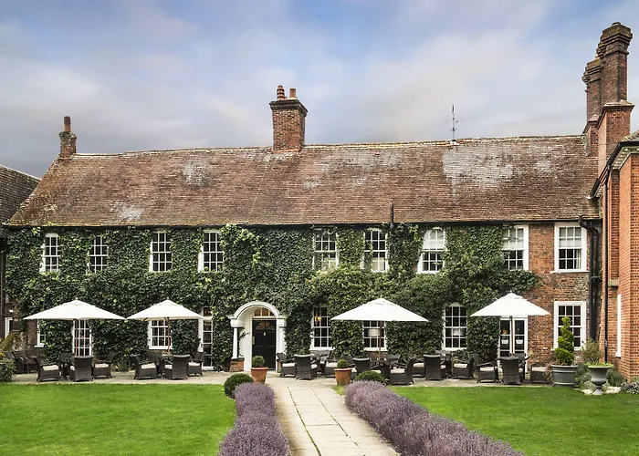 Bush Hotel Farnham