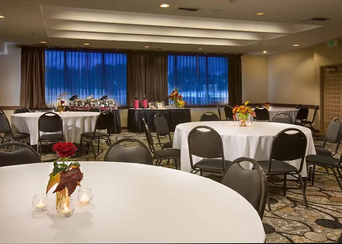 Red Lion Inn & Suites Olympia, Governor Hotel