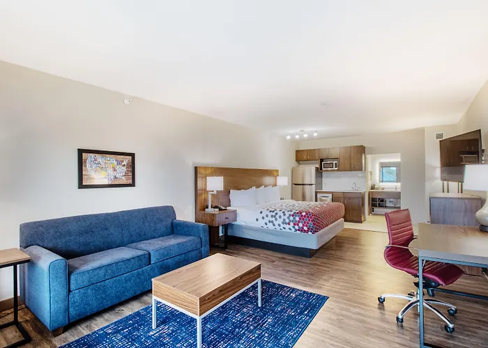 Econo Lodge Inn & Suites Foley-North Gulf Shores