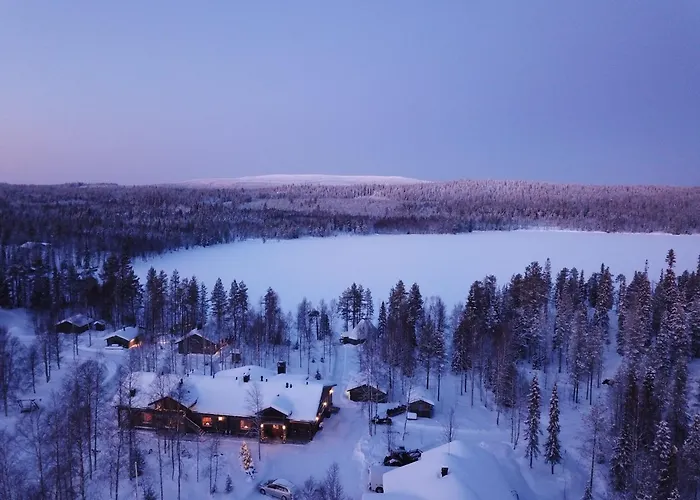 Isokenkaeisten Klubi - Wilderness Lodge