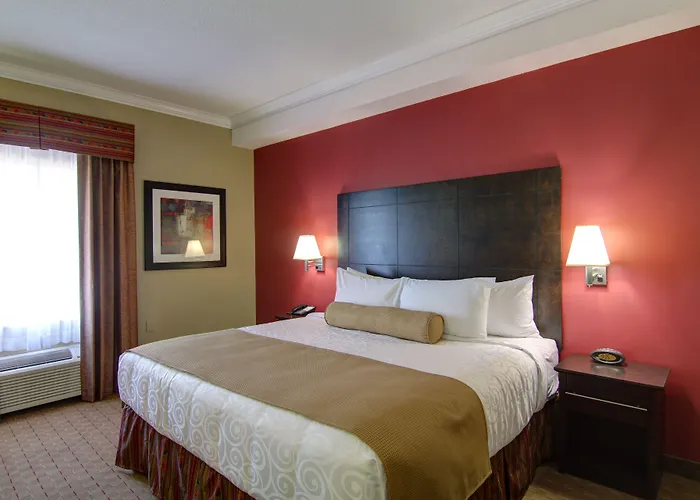 Best Western Plus Bowmanville