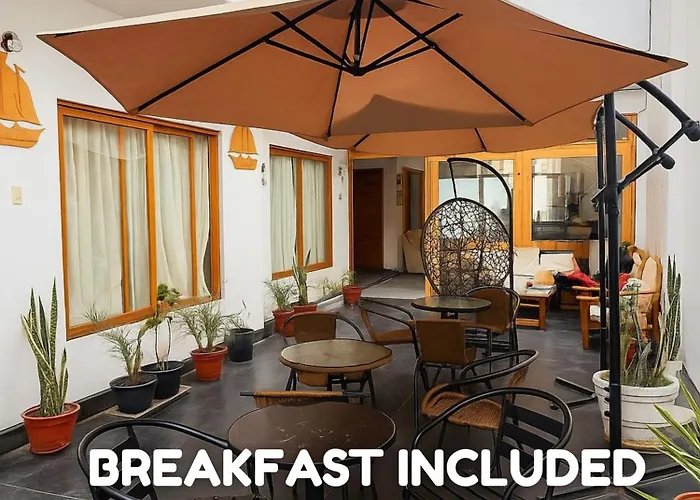 Ravenala Paracas Hostel & Apartment