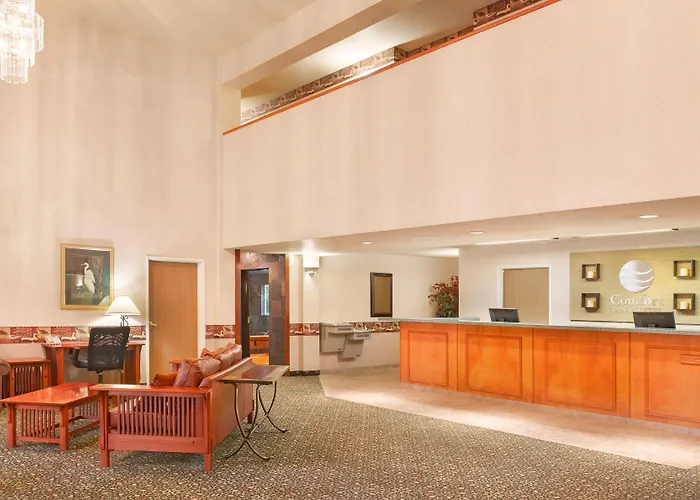 Comfort Inn & Suites Tualatin - Lake Oswego South