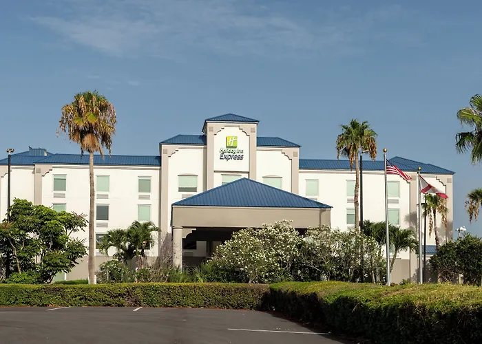 Holiday Inn Express Hotel & Suites Cocoa Beach By Ihg