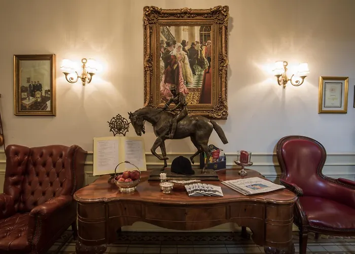 Hotel Belle Epoque